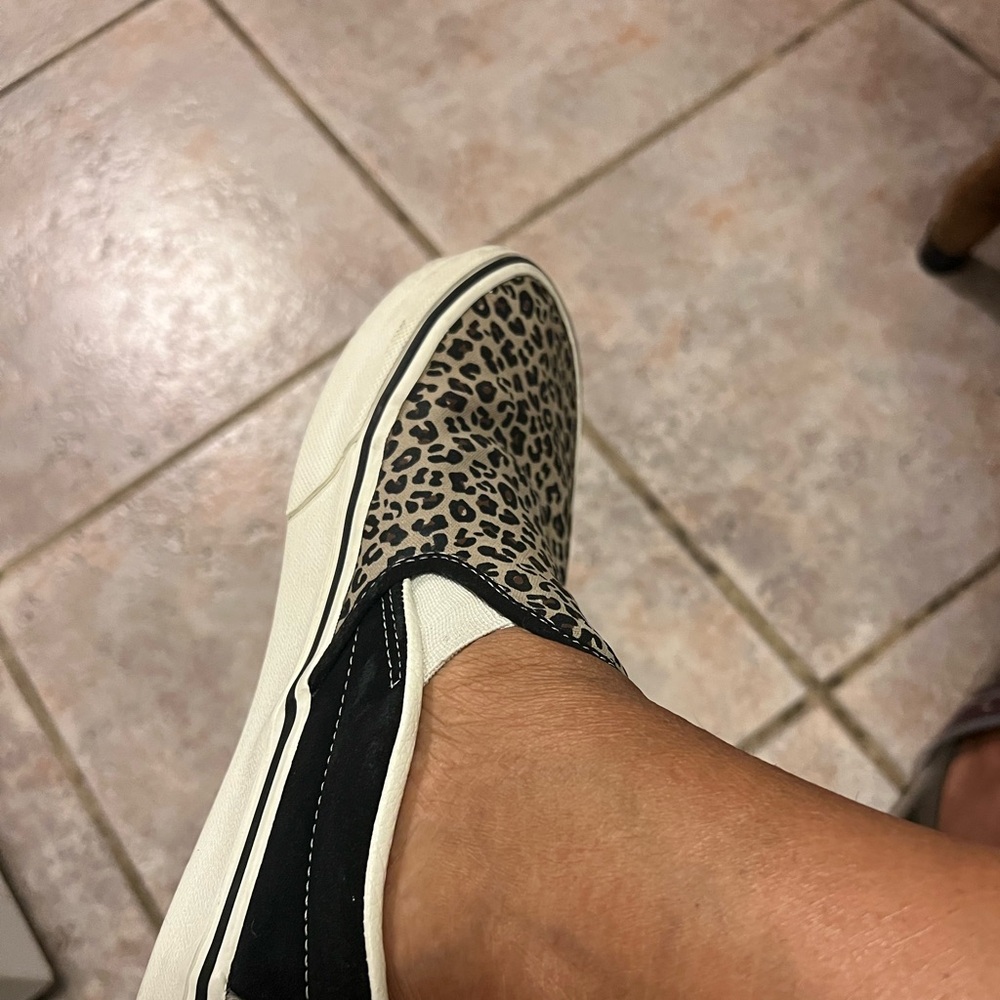 Vans Leopard Pattern Slip-On Shoes - Picture 11 of 12